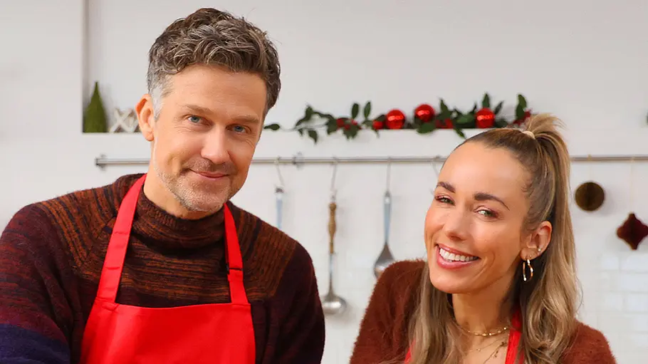 Annemarie und Wayne Carpendale getrennt Annemarie und Wayne Carpendale 2024 noch ganz verliebt beim Weihnachtsbacken.