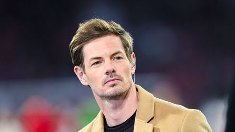 Alex Schlüter auf dem Feld - Foto:  IMAGO / DeFodi Images