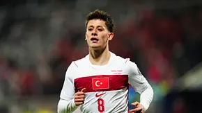 Arda Güler (8) aus der Türkei im Einsatz beim Entscheidungsspiel der Playoffs zur FIFA-Weltmeisterschaft 2026 zwischen dem Kosovo und der Türke - Foto: IMAGO / Anadolu Agency