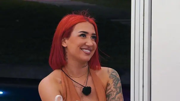 Francesca lächelt jemanden abseits der Kamera an. - Foto: RTL Francesca lächelt jemanden abseits der Kamera an. - Foto: RTL