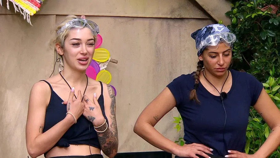 Ariel und Eva in der Dschungelprüfung