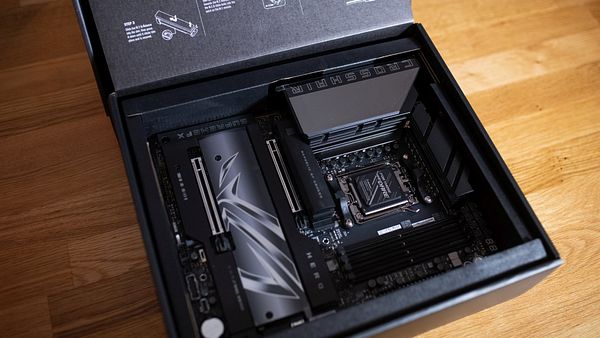 ASUS ROG Crosshair Hero X870E - Foto: Xenia Bluhm Photography