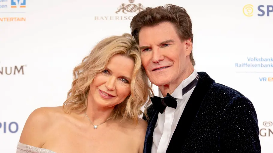 Auch nach ihrer Trennung haben Veronica Ferres und Carsten Maschmeyer ein enges Verhältnis zueinander. Veronica Ferres mit Carsten Maschmeyer beim 49. Deutschen Filmball 2025, sie posieren für die Kamera.