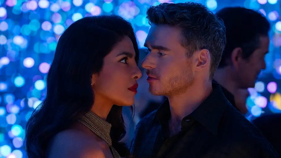 Auf Nadia und Mason wartet der Ruhestand. Nadia und Mason aus Citadel kommen sich sehr nah.