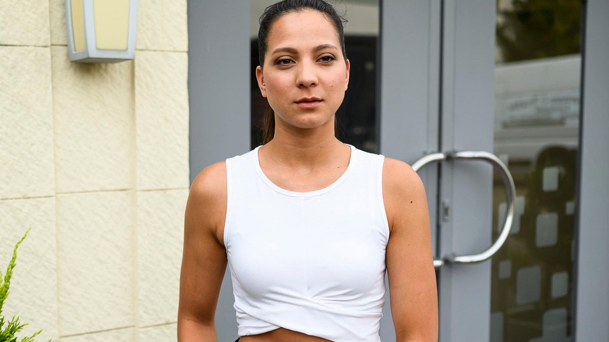 AWZ: Charlie-Darstellerin Shaolyn Fernandez in einer Szene.