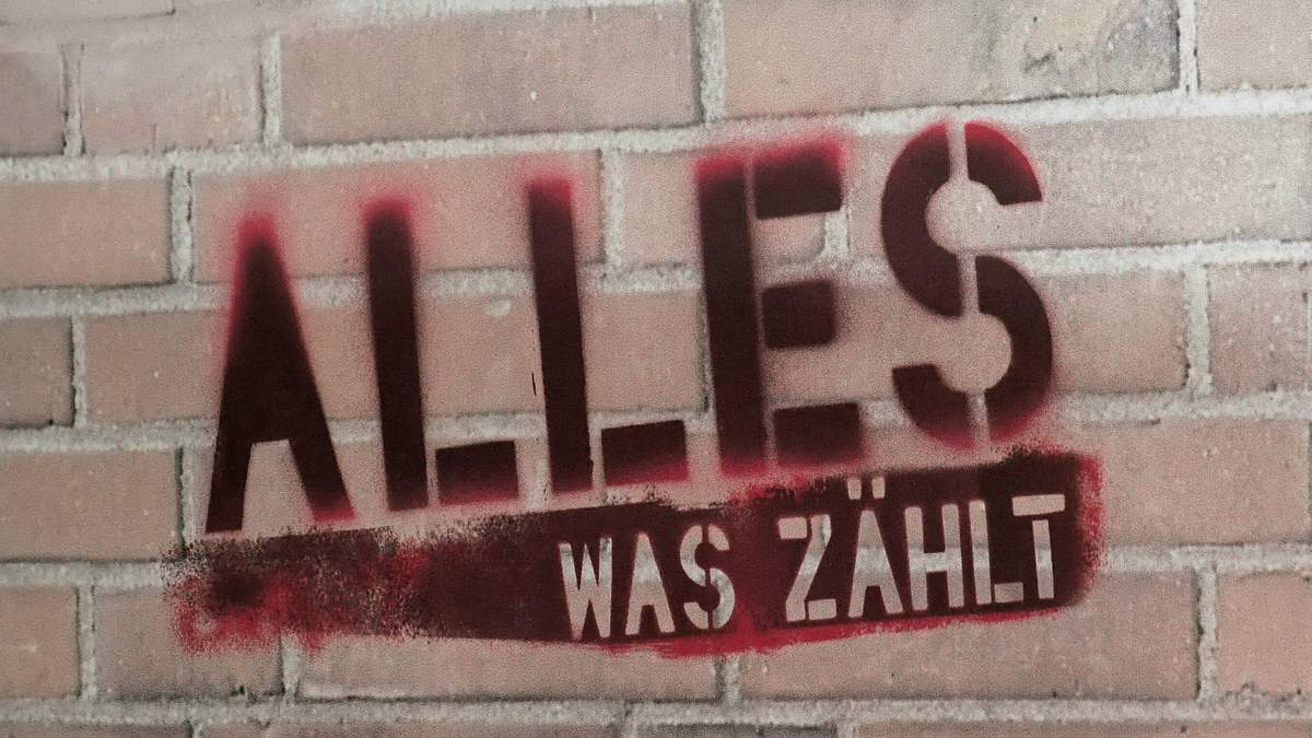 Das „Alles was zählt“-Logo auf einer Backsteinwand Das „Alles was zählt“-Logo auf einer Backsteinwand