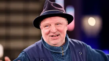 Schauspieler Axel Prahl mit Hut - Foto: IMAGO / Panama Pictures