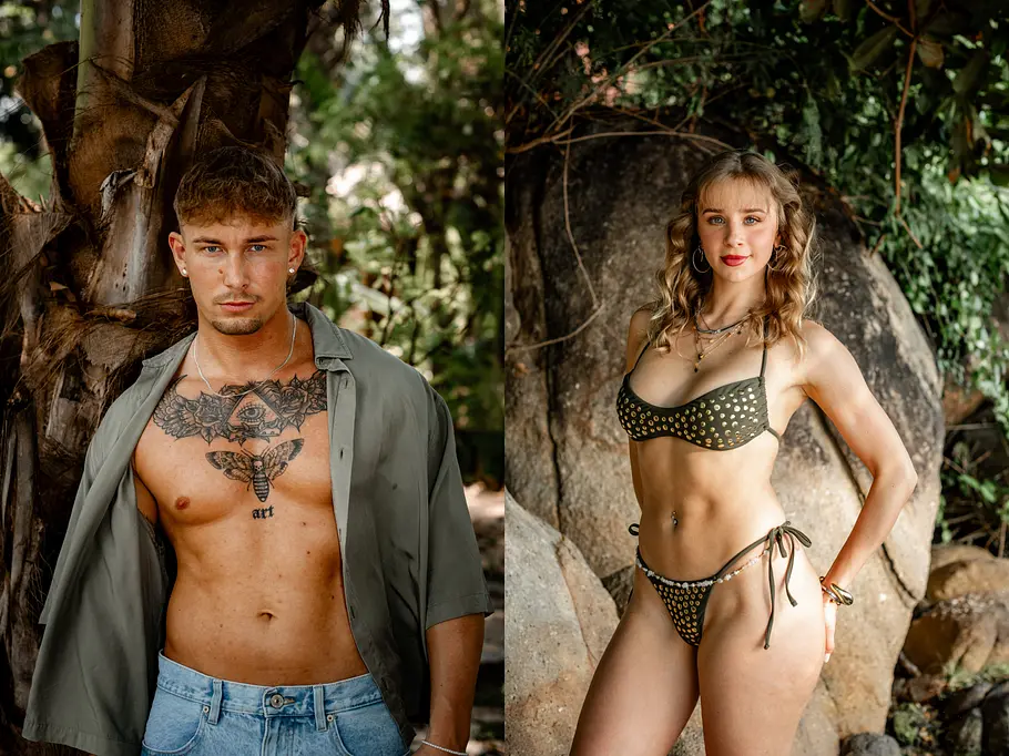 Bennett und Christin Bennett posiert mit offenem Hemd vor einem Baum, Christin im Bikini vor Felsen. Die Porträts stehen nebeneinander.