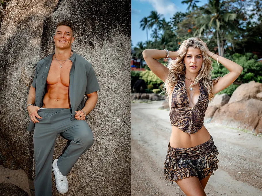 Marwin und Joena Marwin lehnt mit offenem Hemd an einem Felsen. Daneben posiert Joena in gemustertem Top und Minirock am Strand.