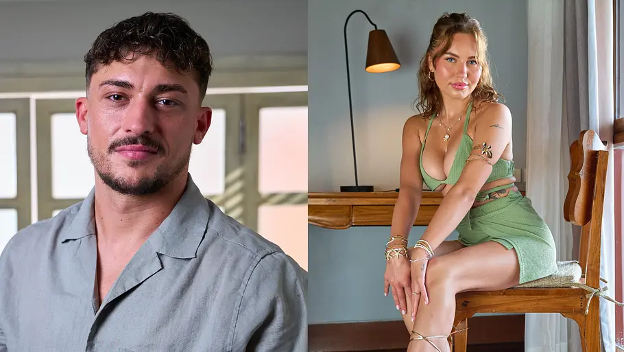 Zwei Kandidaten von „Are You The One?“ Staffel 7 im Porträt: ein Mann im grauen Kurzarmhemd vor Fenster und eine Frau im grünen Zweiteiler auf einem Stuhl sitzend.