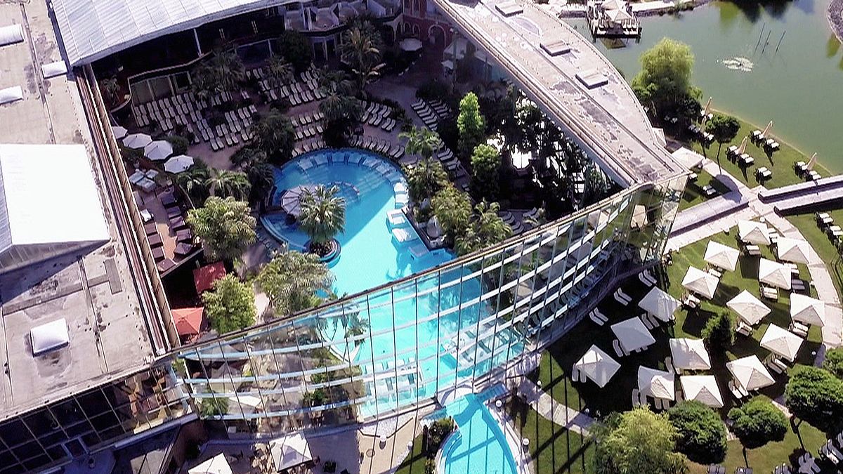 140.000 quadratmeter wellness - die größte therme der welt