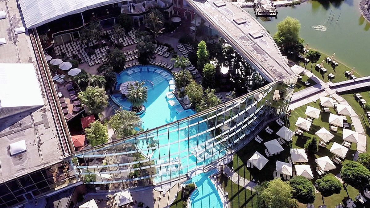140.000 quadratmeter wellness - die größte therme der welt
