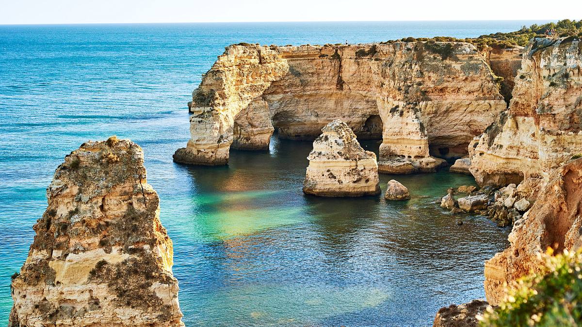 die algarve - schroffe klippen, sanfte lagunen