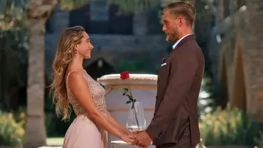 Im Finale gab Sebastian Paul Nadja seine letzte Rose. Doch die beiden sollen sich längst getrennt haben. - Foto: RTL Im Finale gab Sebastian Paul Nadja seine letzte Rose. Doch die beiden sollen sich längst getrennt haben. - Foto: RTL