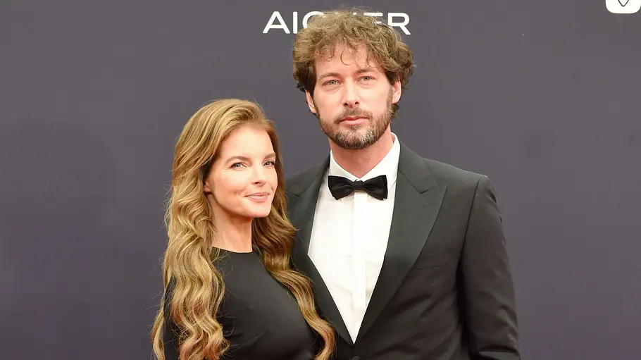 Yvonne Catterfeld und Adam von Mack Yvonne Catterfeld und Adam von Mack posieren auf dem roten Teppich