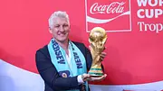 Bastian Schweinsteiger hält den WM Pokal in den Händen - Foto: IMAGO / Brazil Photo Press Bastian Schweinsteiger hält den WM Pokal in den Händen - Foto: IMAGO / Brazil Photo Press