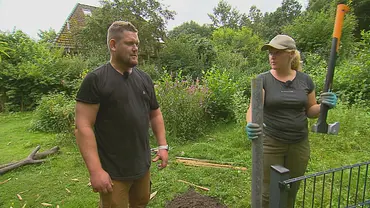 Bauer sucht Frau: Kandidat Daniel und Landwirtin Insa bei der Arbeit - Foto: RTL