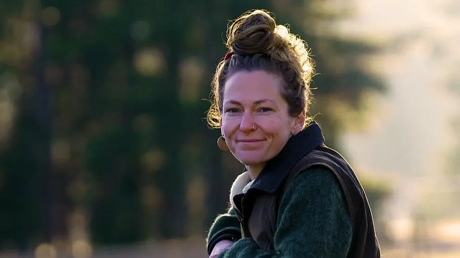 Bauer sucht Frau International 2026: Klara aus Australien Bauer sucht Frau International-Kandidatin Klara lächelt in die Kamera