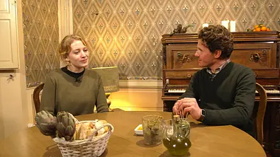 Bauer sucht Frau International-Kandidat Martin im Gespräch mit Sara - Foto: RTL