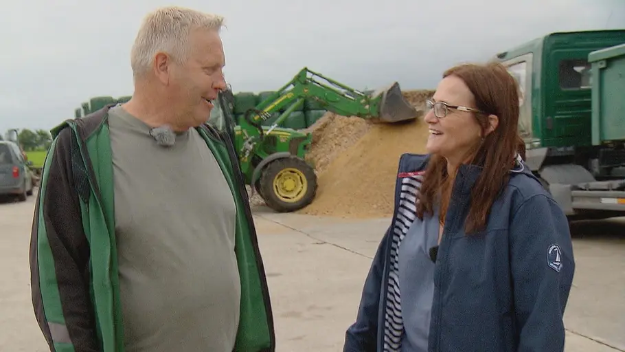 Wie geht es bei Bauer sucht Frau-Jörg und Kirstin weiter? Bauer sucht Frau: Jörg und Kirstin stehen sich auf seinem Hof gegenüber