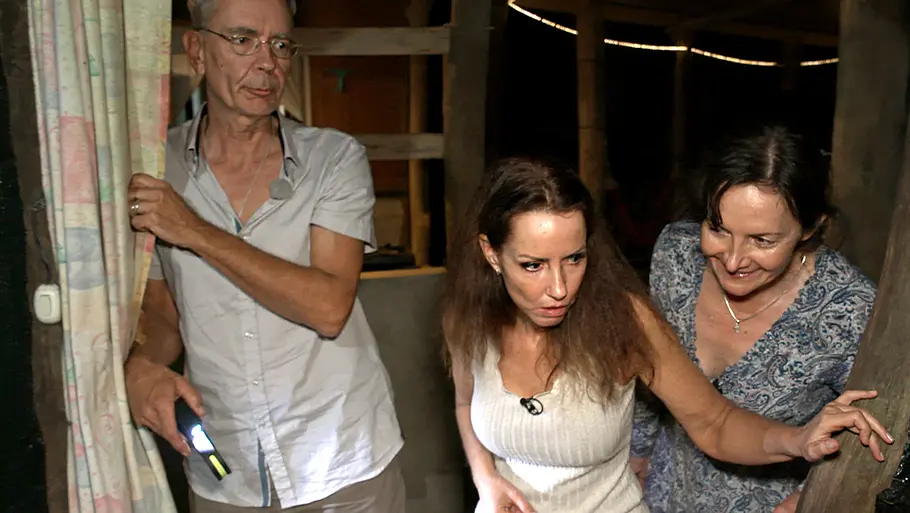 Bauer sucht Frau International: Kandidatin stellt Ultimatum Bauer sucht Frau International-Kandidaten Mathias, Belina und Mirian in Costa Rica
