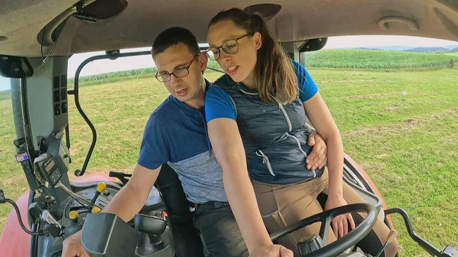 Bauer sucht Frau: Was wurde aus Thomas und Michaela? Bauer sucht Frau: Thomas und Michael sitzen im Traktor