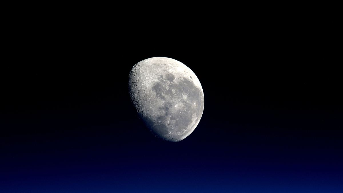 alpha-thema: mond