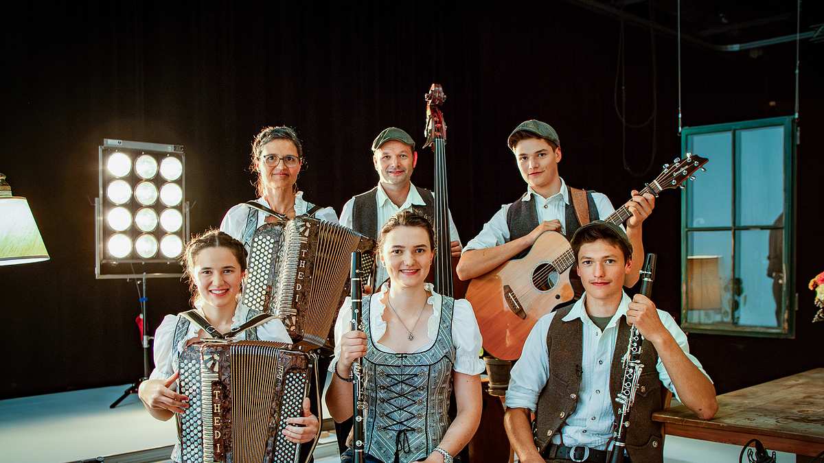 typisch volksmusik?