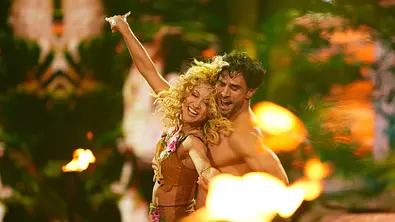 Kathrin Mezinger und Jan Kittmann während der Samba auf dem Parkett. - Foto: RTL / Stefan Gregorowius