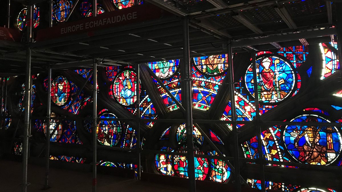 notre-dame: wiederaufbau einer ikone