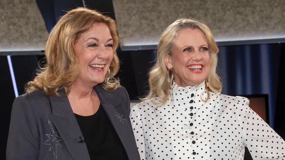 Bettina Tietjen und Barbara Schöneberger führen durch die Sendung. Bettina Tietjen und Barbara Schöneberger führen durch die Sendung.