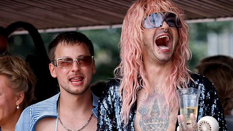 Bill Kaulitz flirtet mit Timmi Trinks - Foto: IMAGO / Panama Pictures