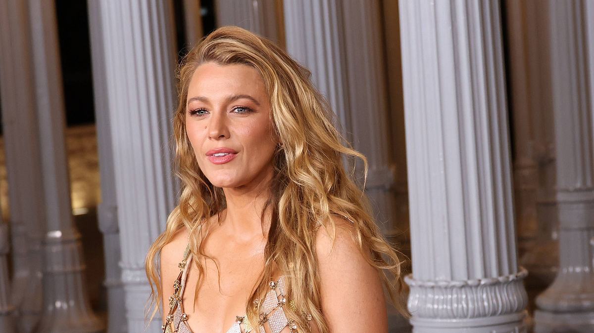 Blake Lively Blake Lively bei einer Gala im Glitzerkleid