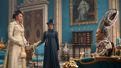 Agatha und Alice im Gespräch mit der Queen. - Foto: LIAM DANIEL/NETFLIX