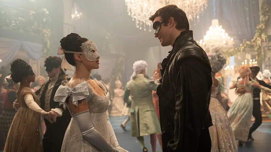 Benedict und Sophie treffen sich auf einem Maskenball