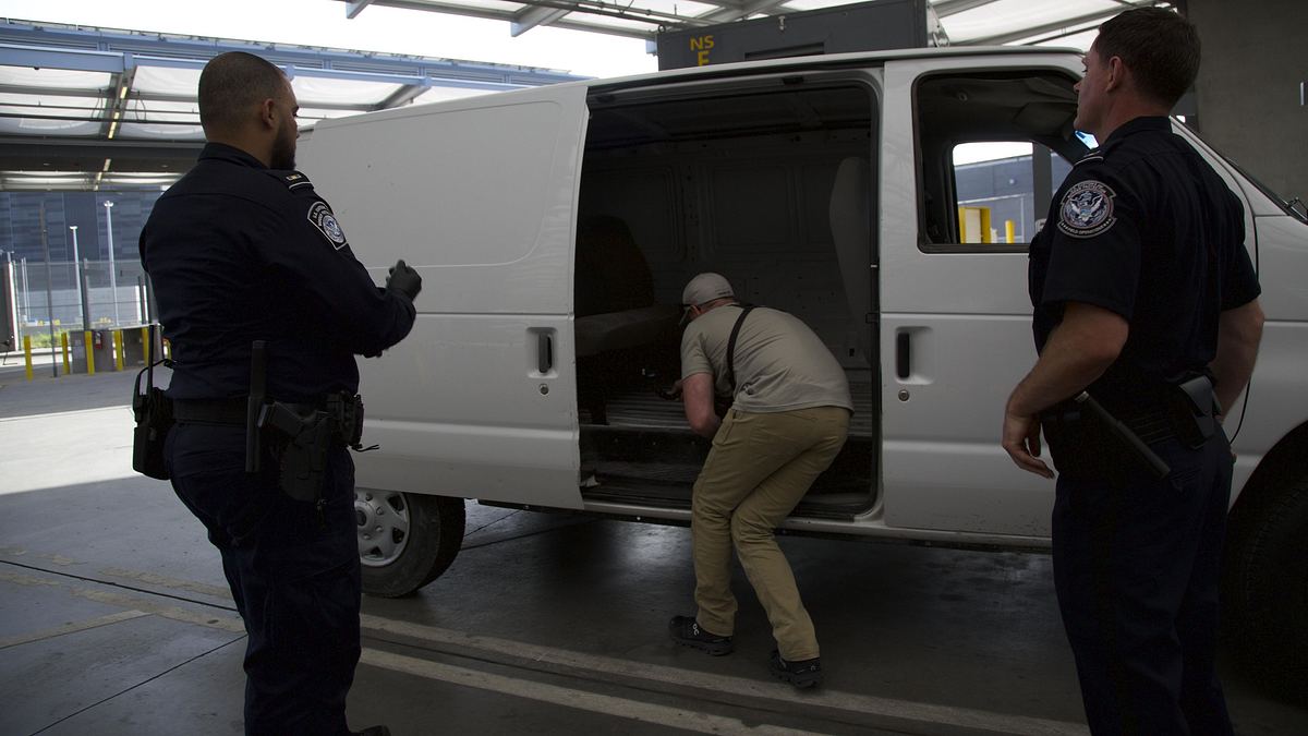 flughafen new york - kampf den schmugglern
