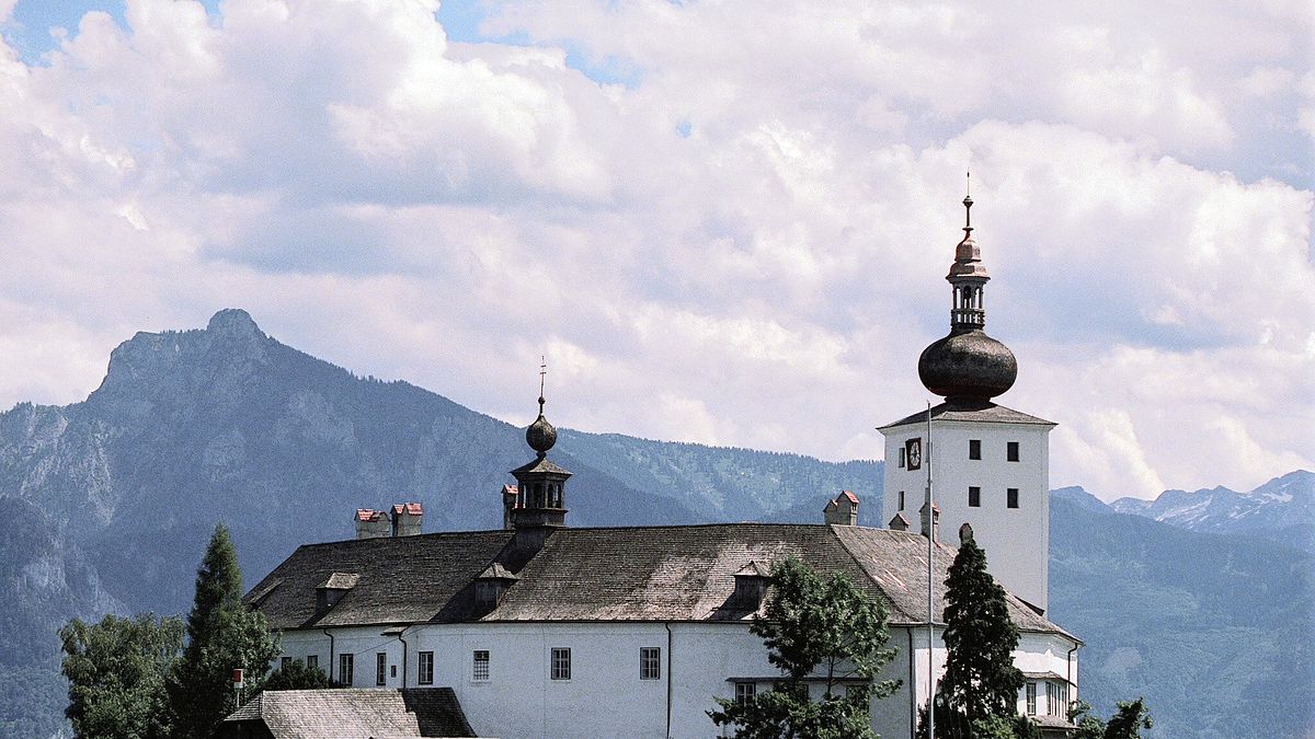 schlosshotel orth