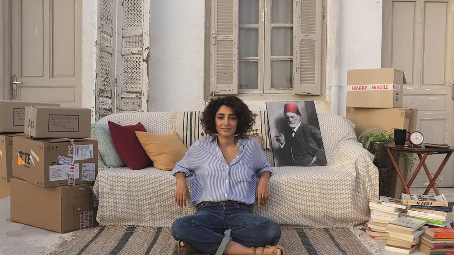 auf der couch in tunis