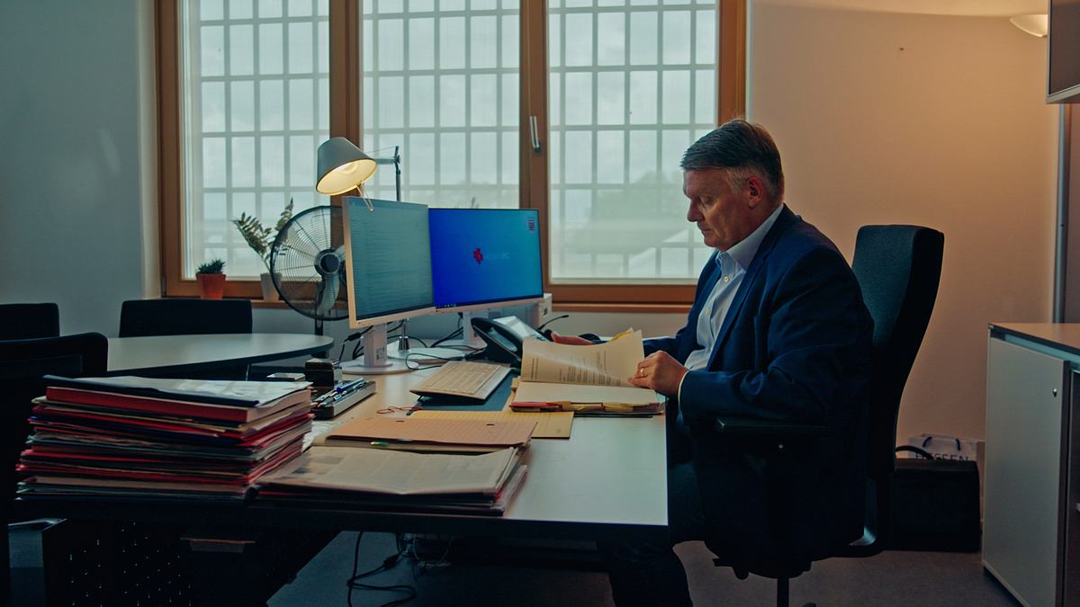 stasi-rache oder raubmord: wer erschoss hans plüschke?