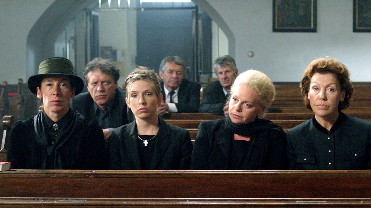 vier frauen und ein todesfall