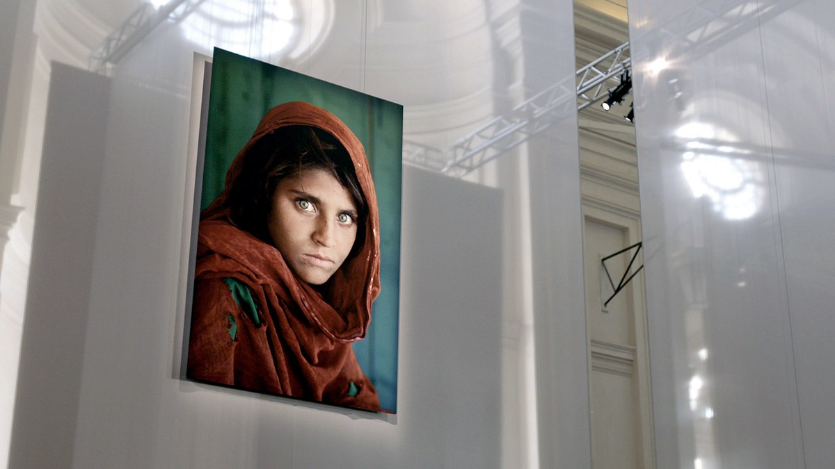 die farben von liebe und krieg: der fotograf steve mccurry