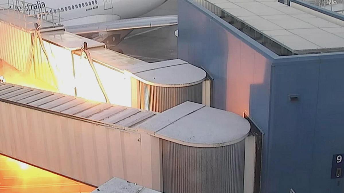 inside sydney airport: alltag am mega-flughafen