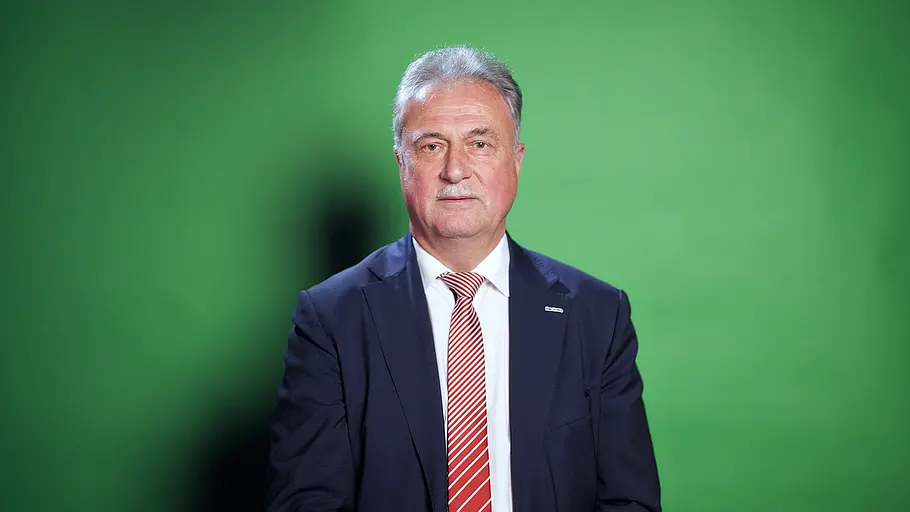 Land unter Druck - 50 Stimmen aus dem Volk land unter druck - 50 stimmen aus dem volk