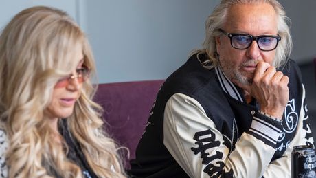 Carmen und Robert Geiss bei einem Businesstermin. - Foto: IMAGO / Smith