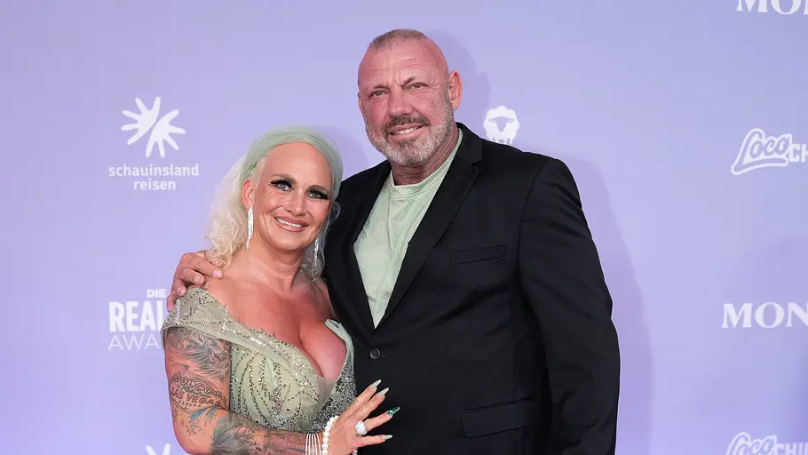 Was planen Caro und Andreas Robens? Caro und Andreas Robens posieren zusammen bei den Reality Awards 2026
