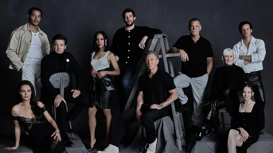 Cast von „Wake Up Dead Man“ Der Cast von „Wake Up Dead Man“: Mila Kunis, Daryl McCormack, Jeremy Renner, Kerry Washington, Josh O’Connor, Daniel Craig, Josh Brolin, Glenn Close, Andrew Scott und Cailee Spaeny.