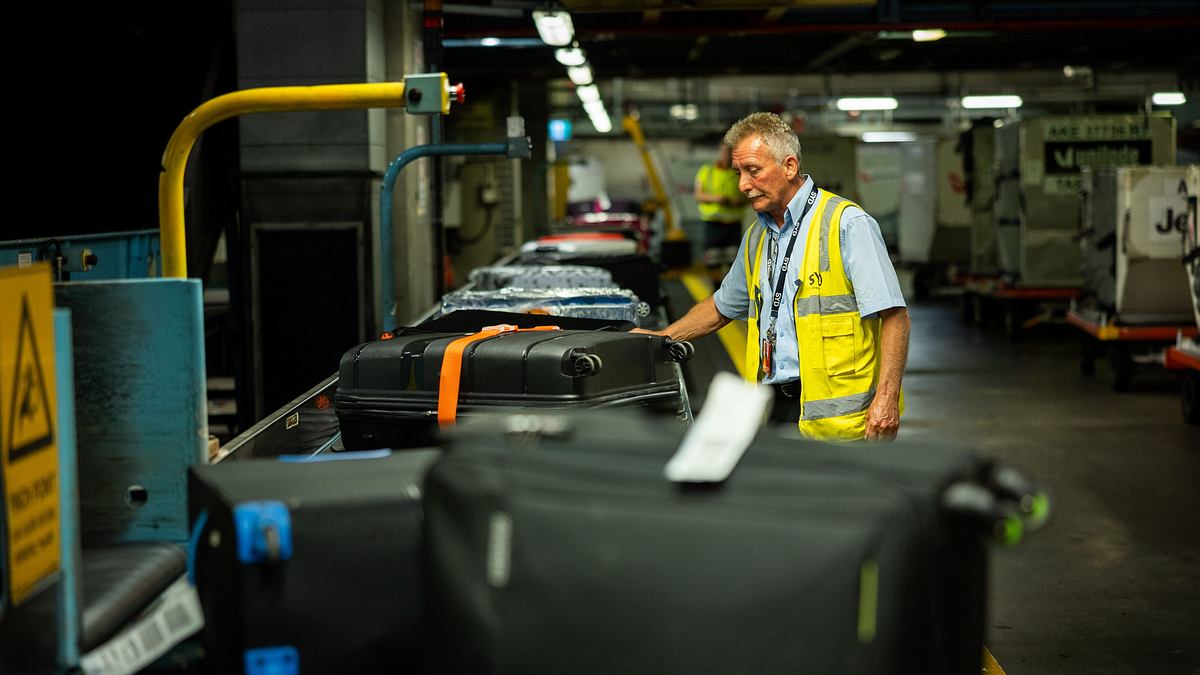 inside sydney airport: alltag am mega-flughafen