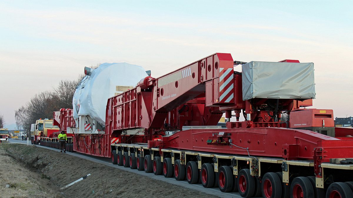 auftrag schwertransport - giganten auf reisen