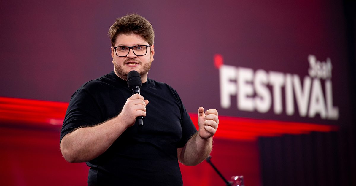 Jan Philipp Zymny: Quantenheilung durch Stand-up-Comedy jan philipp zymny: quantenheilung durch stand-up-comedy