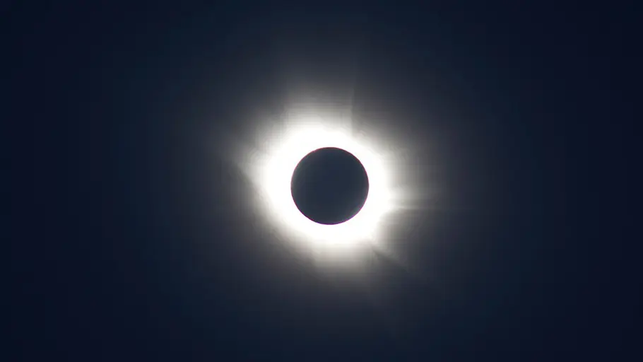 totale sonnenfinsternis - europa im mondschatten